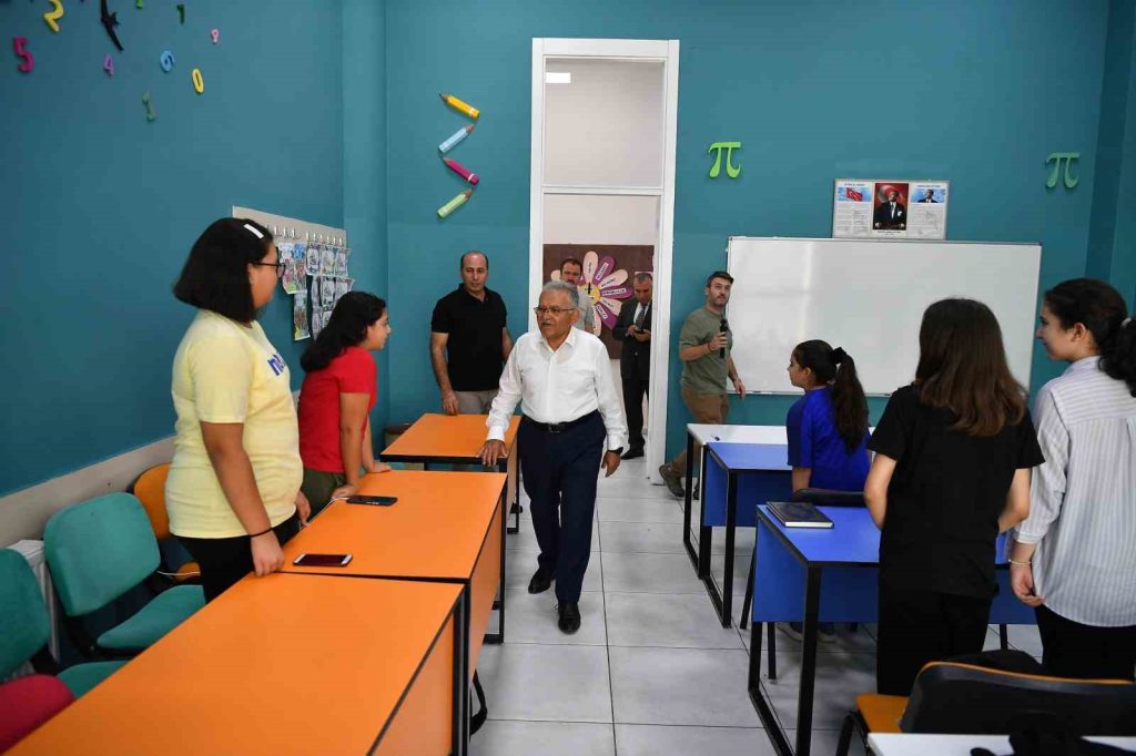 Başkan Büyükkılıç hız kesmiyor
