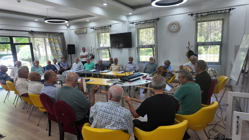 Gönül belediyeciliğinin sesi: Ulu Çınarlar Korosu