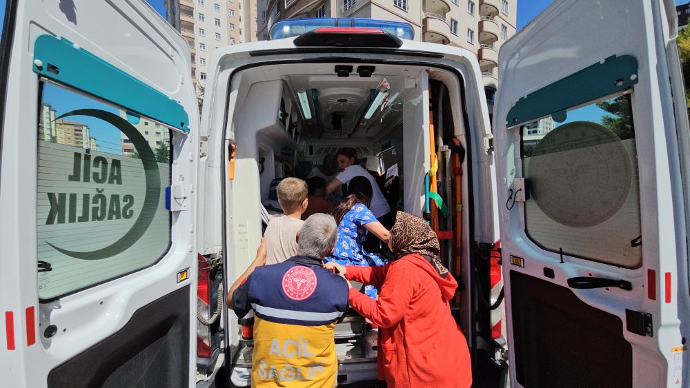 14 katlı binadaki yangın söndürüldü: 30 kişi tahliye edildi