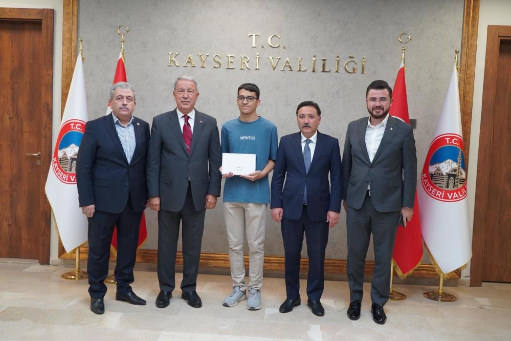 Başkan Okandan, YKS Sayısal Türkiye 3.’sü ile bir araya geldi