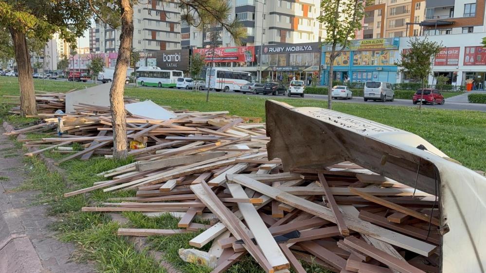 Feci Kaza: Kamyonet Devrildi, 4 Kişi Yaralandı