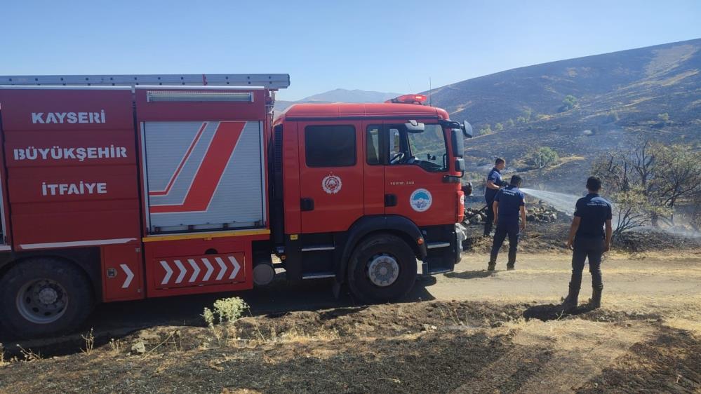 Kayseri İtfaiyesi yangınla mücadelede komşu illerin yanında
