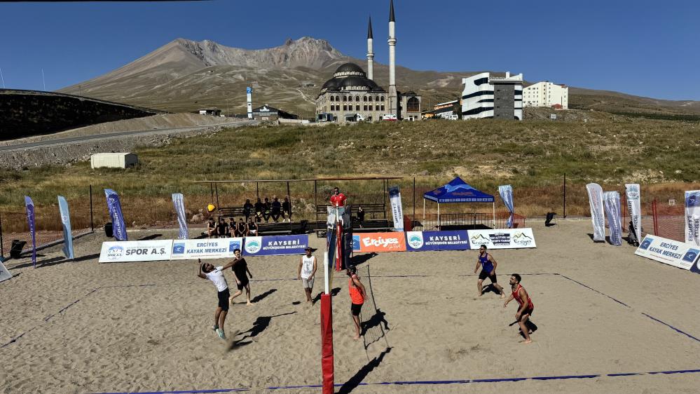 Erciyes’te ‘En Havalı Voleybol Turnuvası’ Başladı