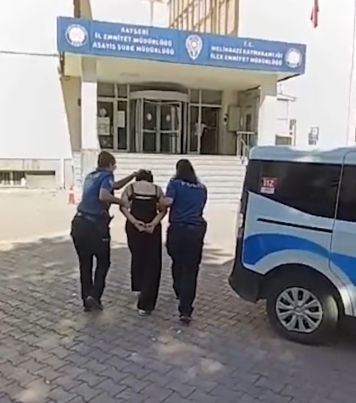 ‘Hırsızlık’ suçundan aranan kadın yakalandı