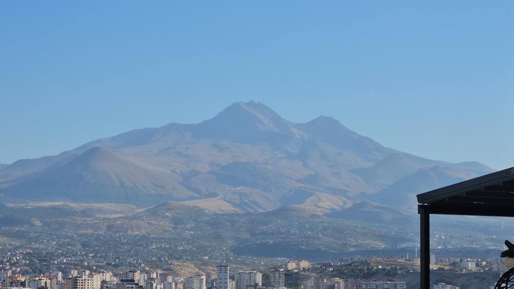 Alacaklılar dikkat: Erciyes’in karı eridi