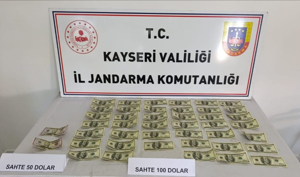 Jandarma, Sahte Dövize Geçit Vermedi