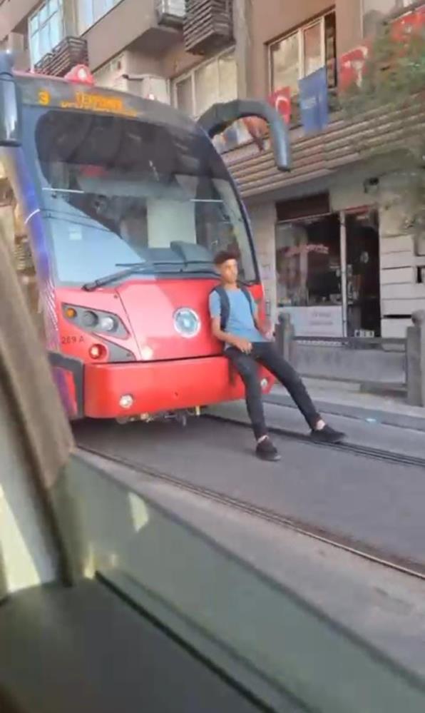Bursa’da Tramvayla Tehlikeli Oyun