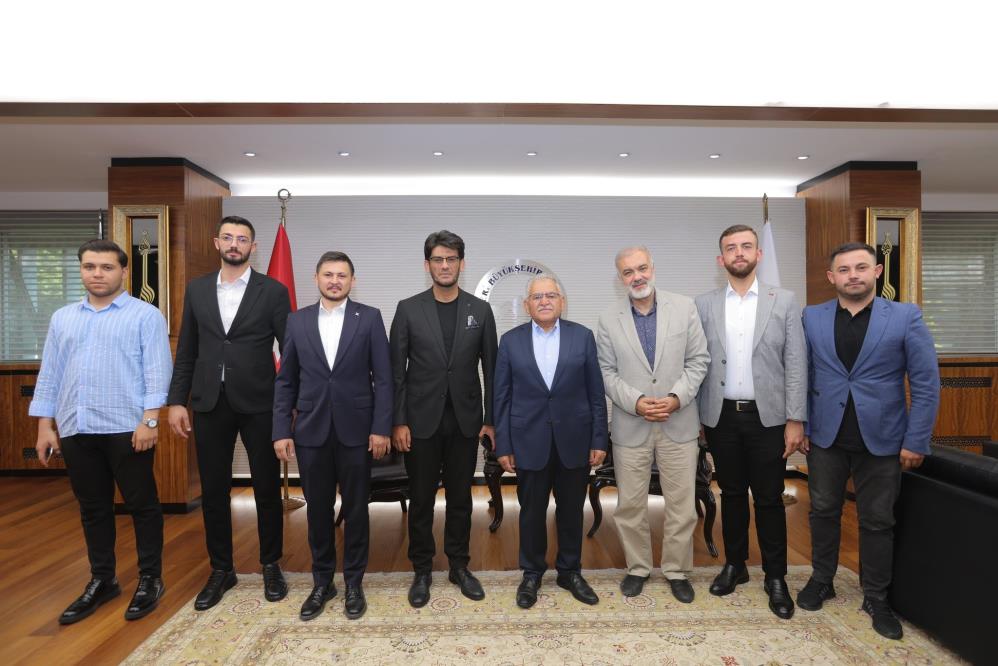 Başkan Büyükkılıç, TCDD Genel Müdürü Kurt’u makamında konuk etti