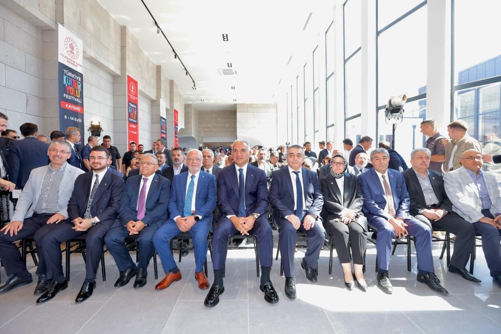 Bakan Ersoy ve Başkan Büyükkılıç, Türkiye Kültür Yolu Festivali’nin startını verdi