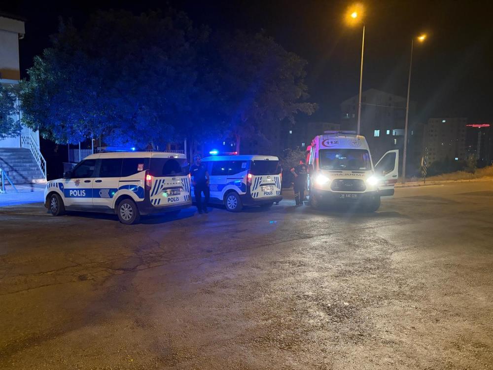 Tartıştığı şahsı caminin bahçesinde bıçakladı: 1 yaralı