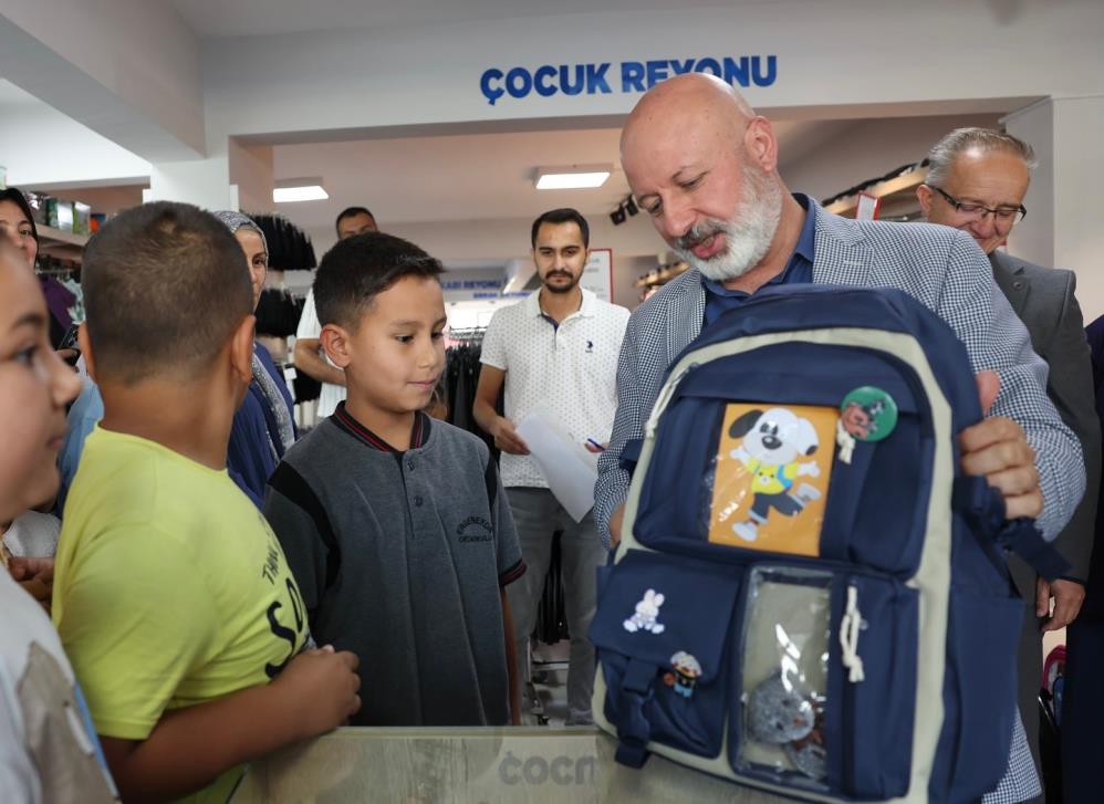 Başkan Çolakbayrakdar: “Türkiye’de örnek, farklı ve gönüller yapan bir belediyeyiz”