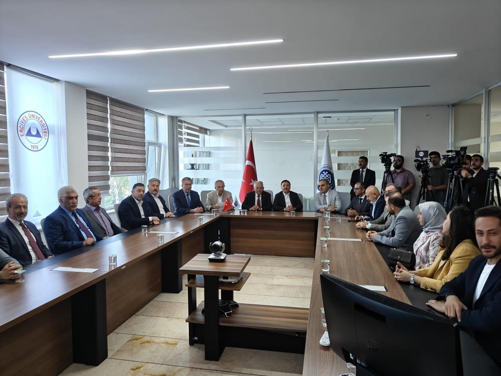 ERÜ’de hem açılış hem protokol töreni