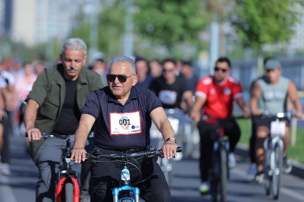 Doktor Başkan Büyükkılıç meslektaşlarını yalnız bırakmadı
