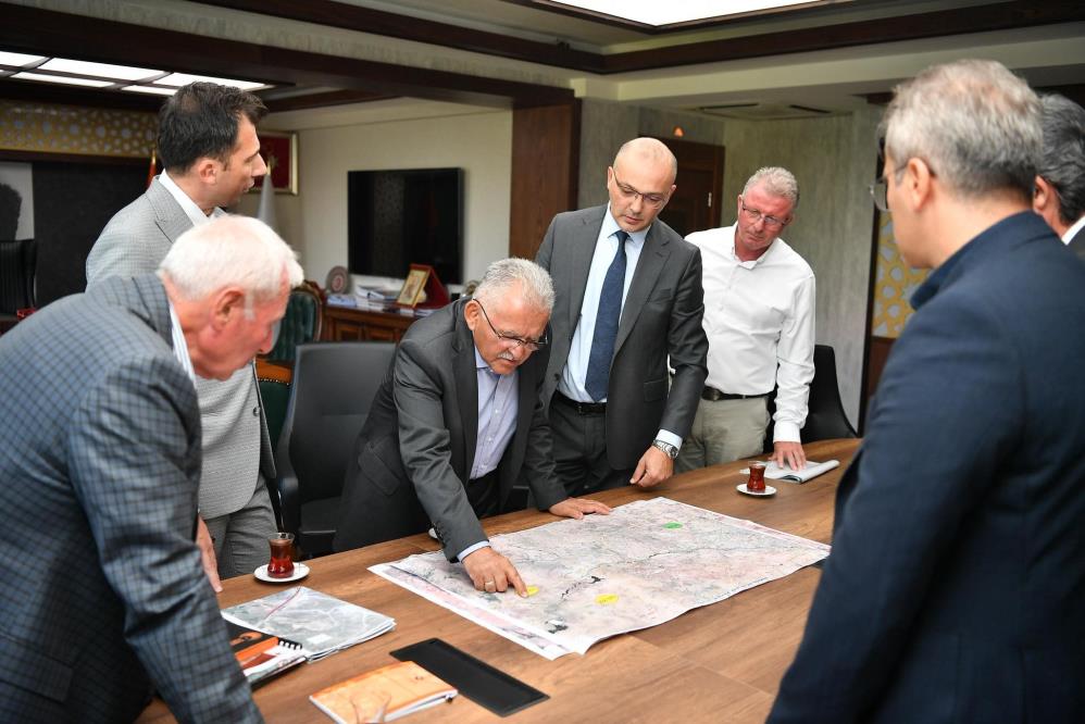 Başkan Büyükkılıç’tan karayolları ile ulaşımın geleceği için güç birliği