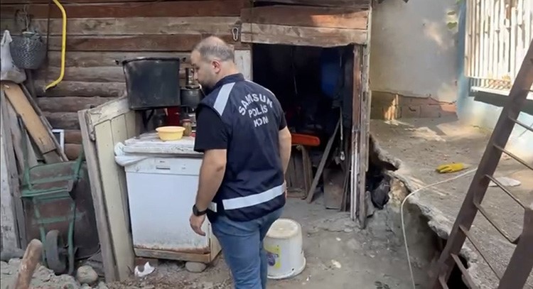 Rüyasında define gördü, apartmanın altını kazdı