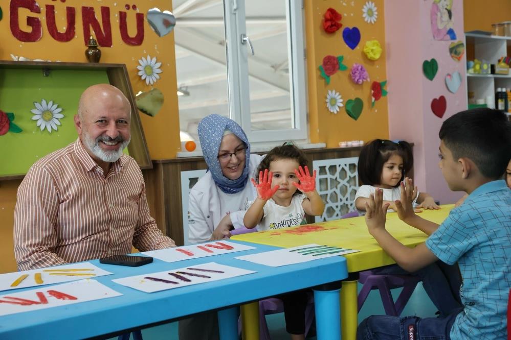 Başkan Çolakbayrakdar: “Hayatın tüm renkleri, 7’den 70’e bu çatı altında buluşuyor”