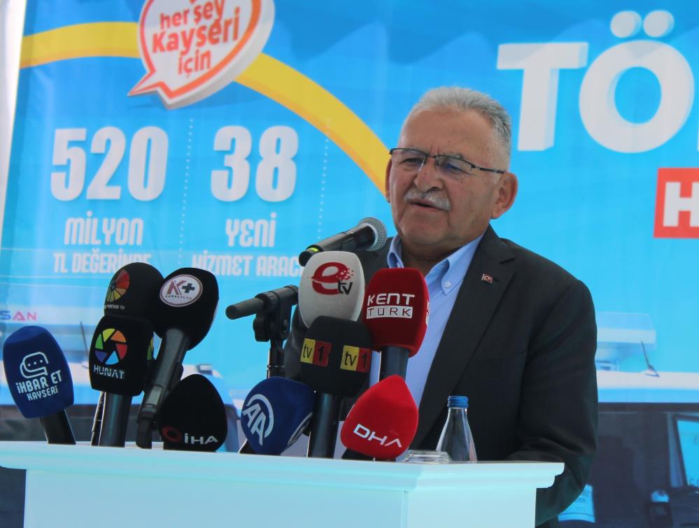 Başkan Büyükkılıç: “Başkaları sanatçılara harcar, bizimkiler de şehrimizde hizmette harcarlar”