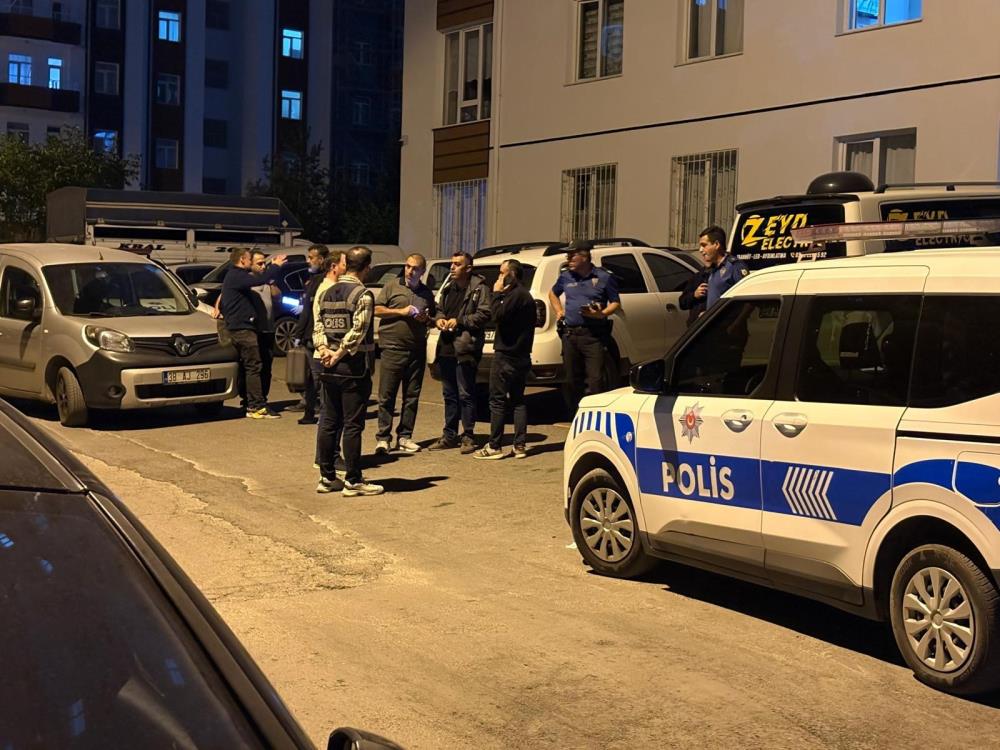 12 yaşındaki üvey oğlu kalbinden bıçakladı
