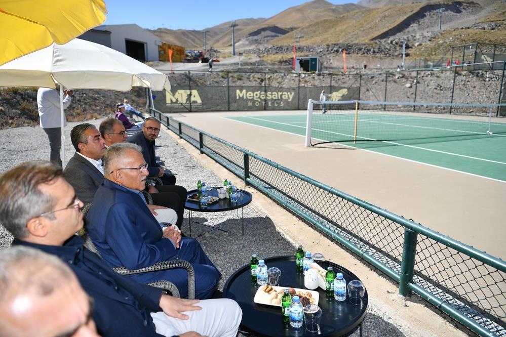 Başkan Büyükkılıç, Erciyes’teki yatırımları inceledi