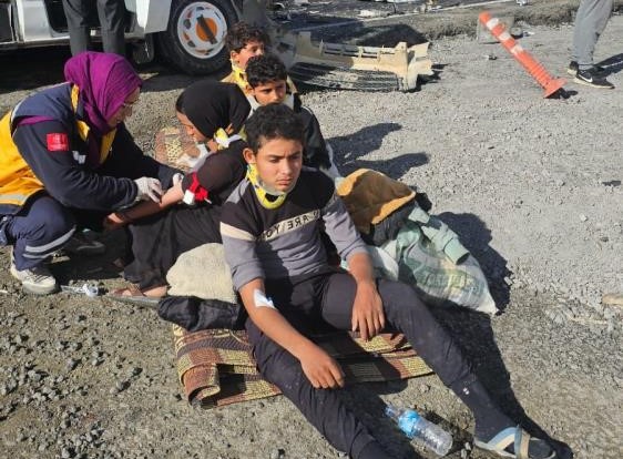 Nevşehir’de tarım işçilerini taşıyan minibüs tırla çarpıştı: 9 yaralı