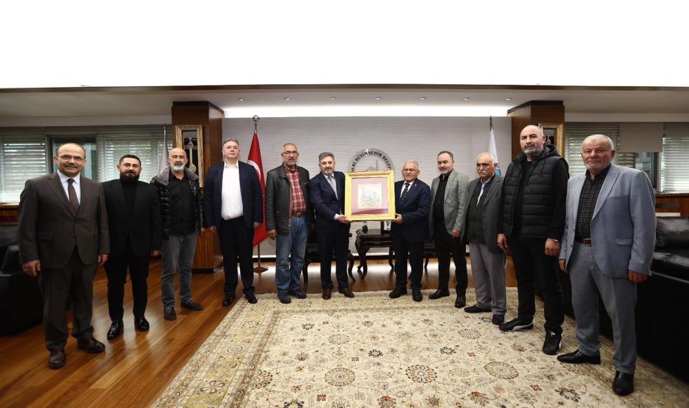 Büyükkılıç, hal esnafını makamında ağırladı