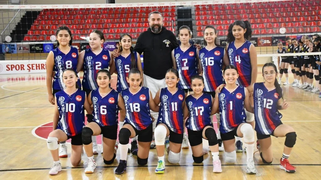 Erciyes Voleybol Midi Kızlar Takımı Süper Lig’de göz dolduruyor!