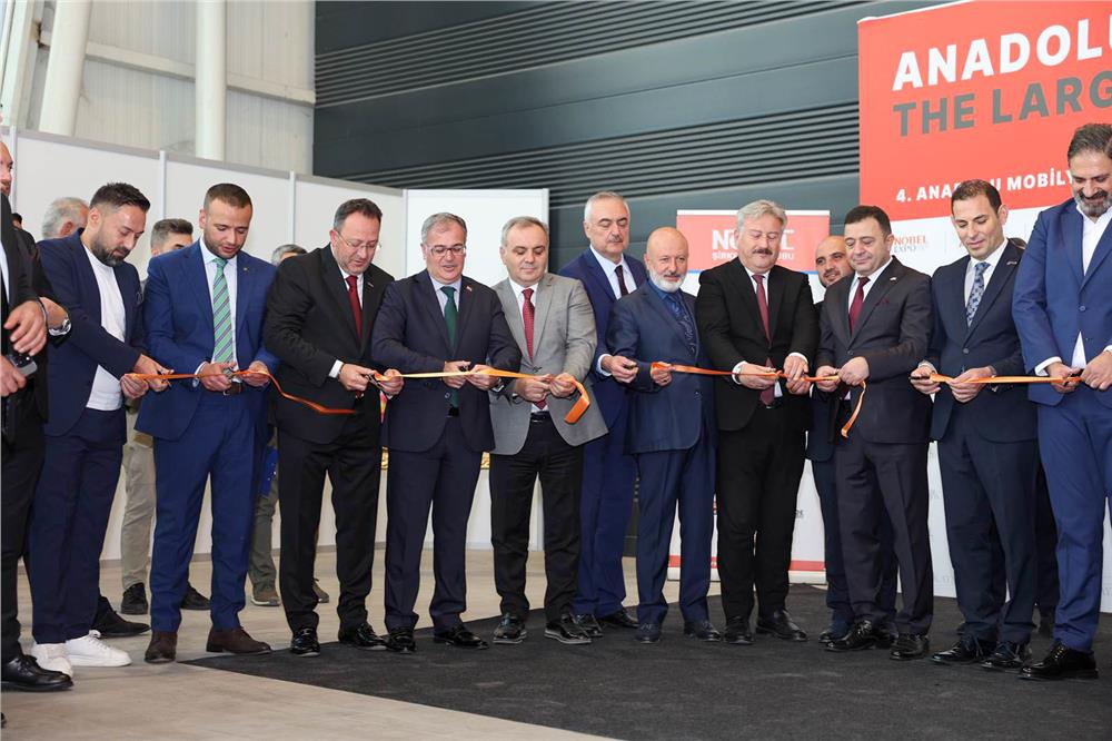 MOBİLYA SANAYİNDE ASIL OLAY KAYSERİ’DE! ANAMOB 2025, KAPILARINI AÇTI