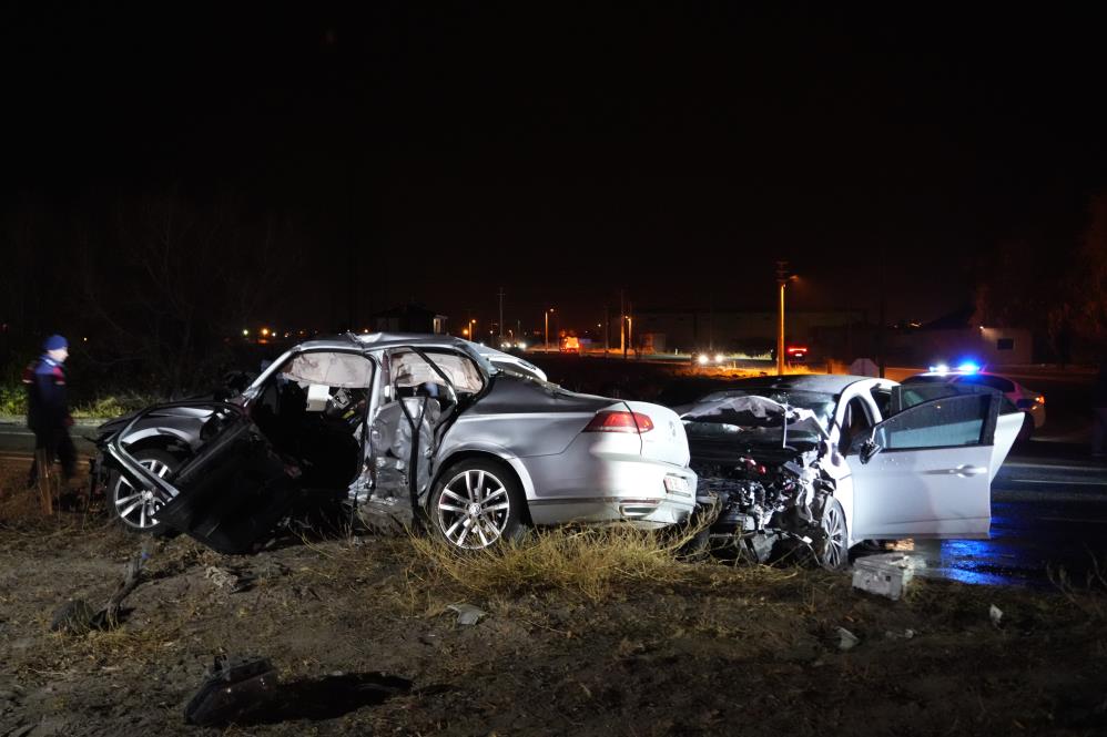 Niğde-Kayseri karayolunda feci kaza: 3 ölü, 6 yaralı