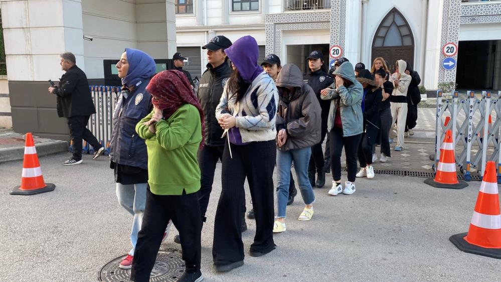 “Sahte bungalov” çetesine dev operasyon: Hesaplarında 35 milyon TL hareketlilik tespit edildi