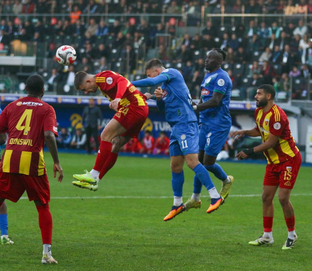 Kayserispor deplasmanda ilk kez kazandı