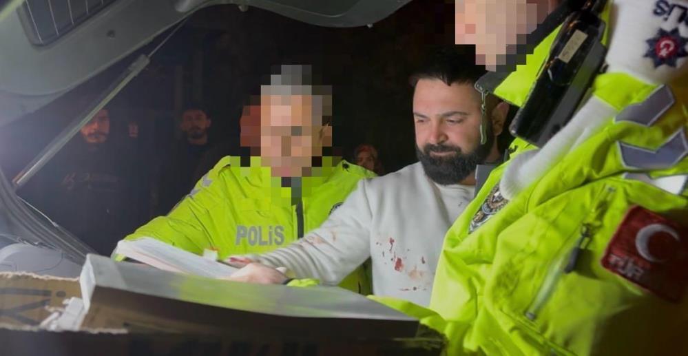 Kaza yapan şoför, görevini yapan polise: “Sana gerekeni yapacağım”