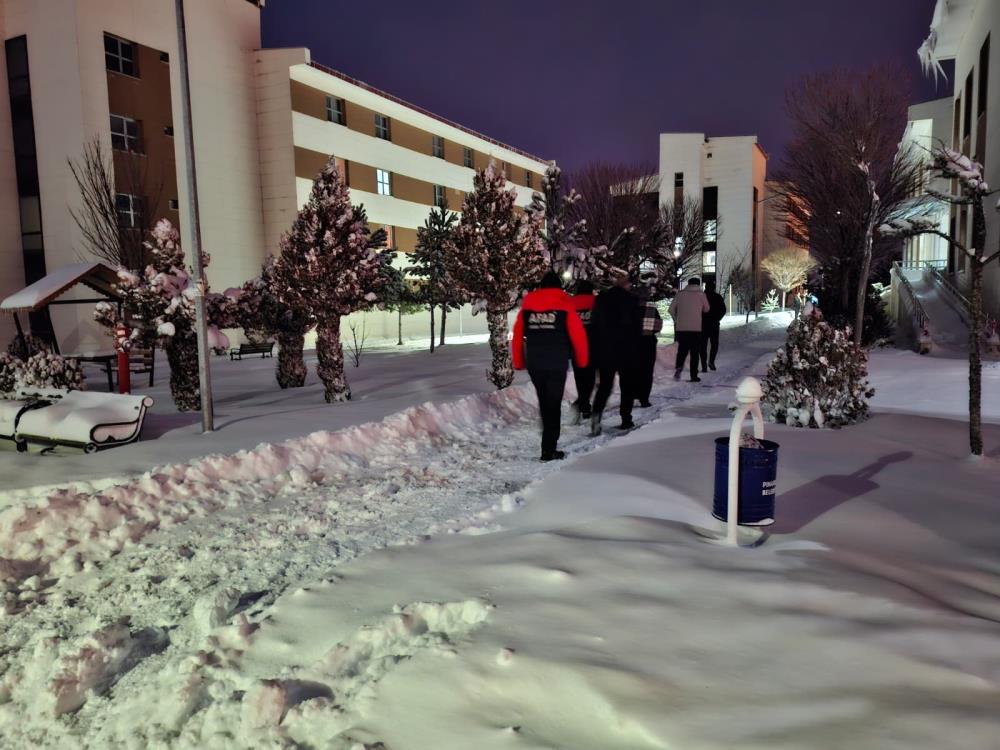 Kayseri’de kar yağışı sonrası mahsur kalan vatandaşlar kurtarıldı