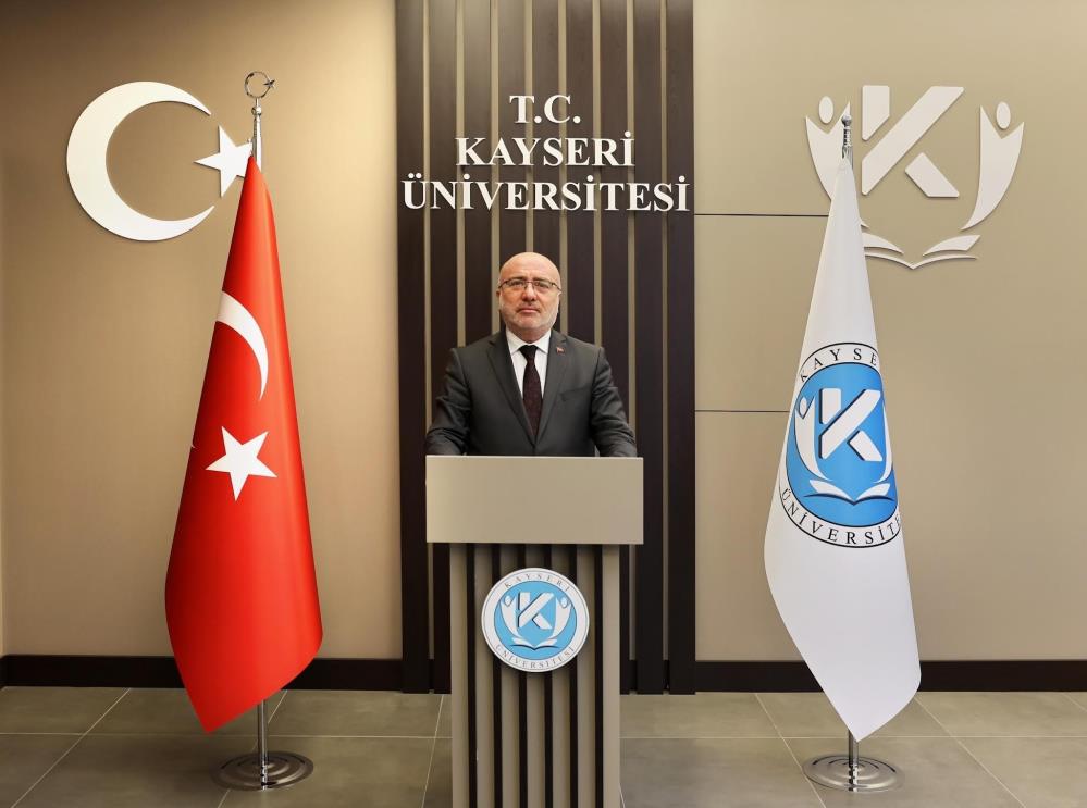 Rektör Karamustafa: “Kandiller, toplumsal birlikteliği güçlendiren, manevi değerleri diri tutan özel zamanlardır”