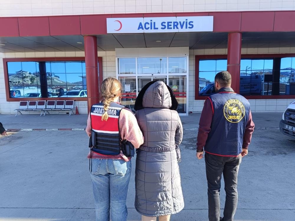 Ölen kardeşinin kimliğiyle 21 yıl devletin imkanlarından istifade etti