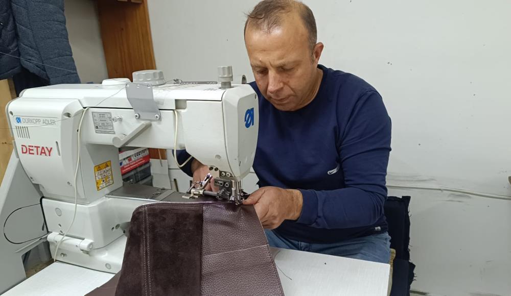 Köyden İstanbul’a çanta imalatı