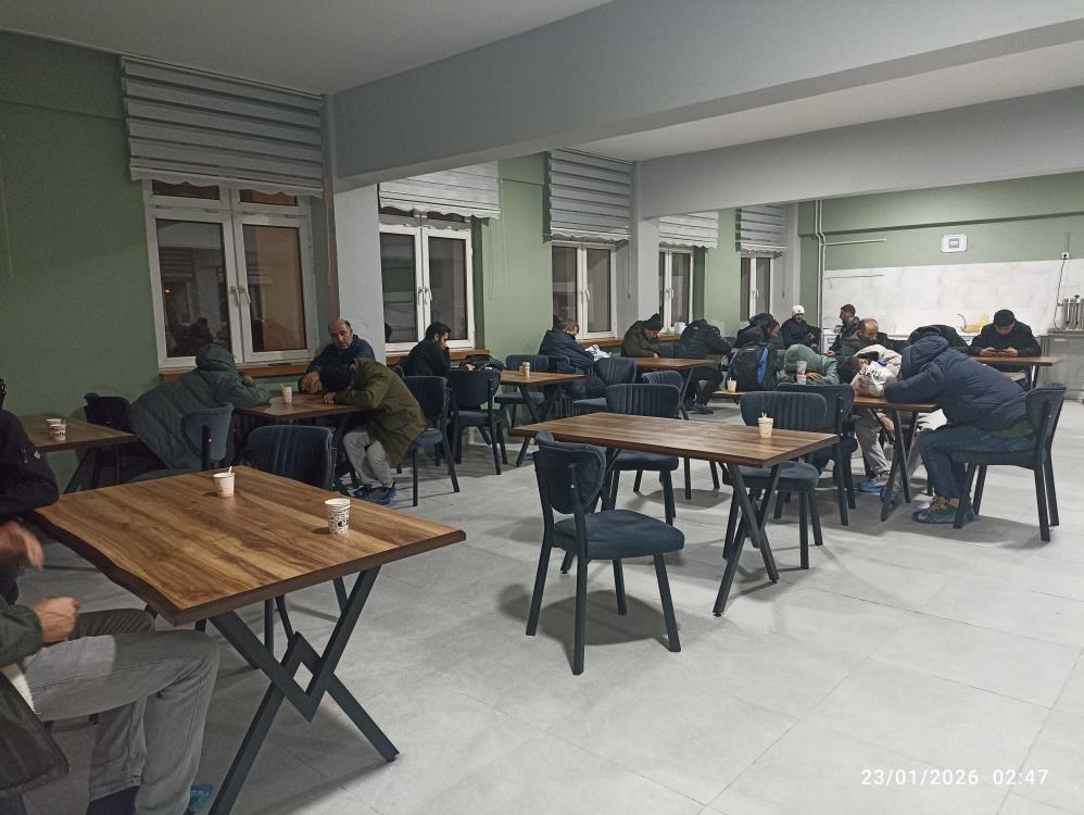 Sivas’ta kar esareti: Mahsur kalan 700 kişi okul yurtlarına yerleştirildi