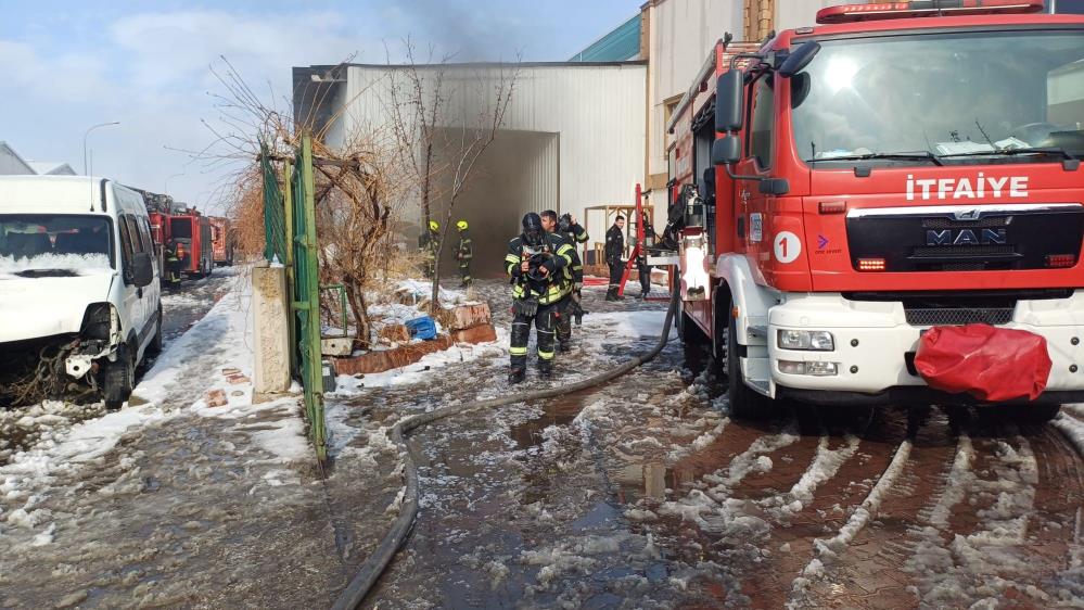 Kayseri’de korkutan fabrika yangını