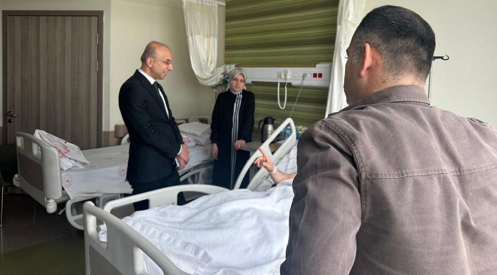 CHP’li Genç’ten operasyonda yaralanan polis memuruna ziyaret