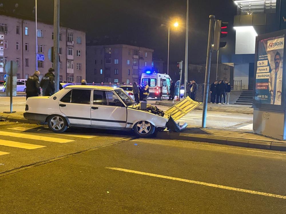 Melikgazi’de kavşakta feci çarpışma