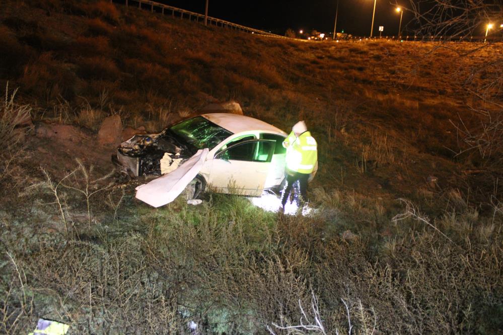 Kayseri’de uçuruma düşen otomobilin sürücüsü yaralandı