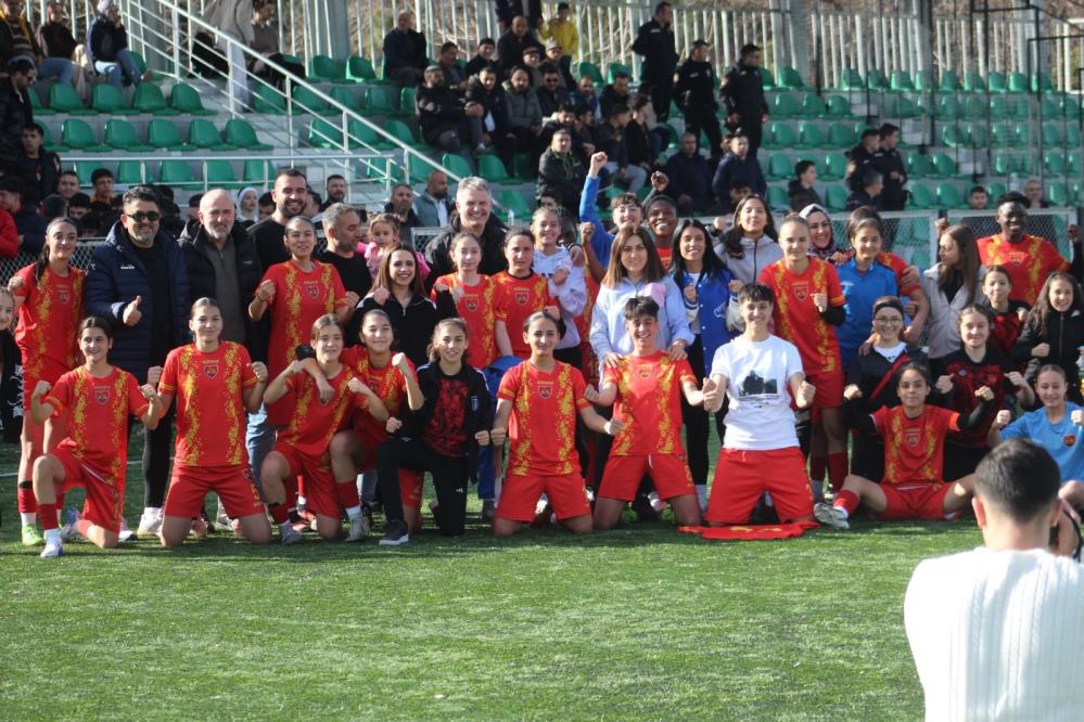 Kayseri Kadın FK şampiyon oldu