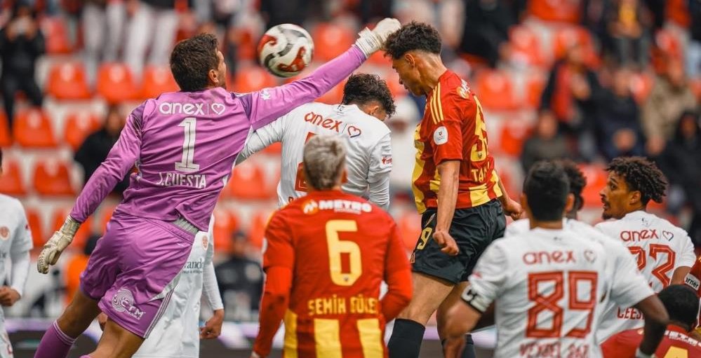 Genç Talha’dan altın vuruş