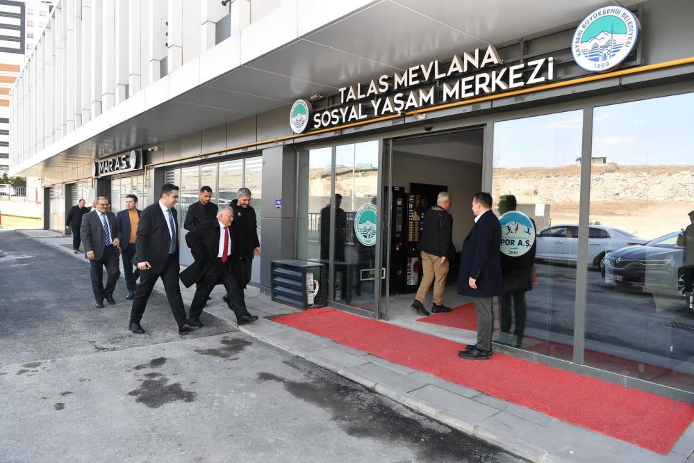 Büyükkılıç ve Boyraz, Talas Mevlana Sosyal Yaşam Merkezi’ni ziyaret etti