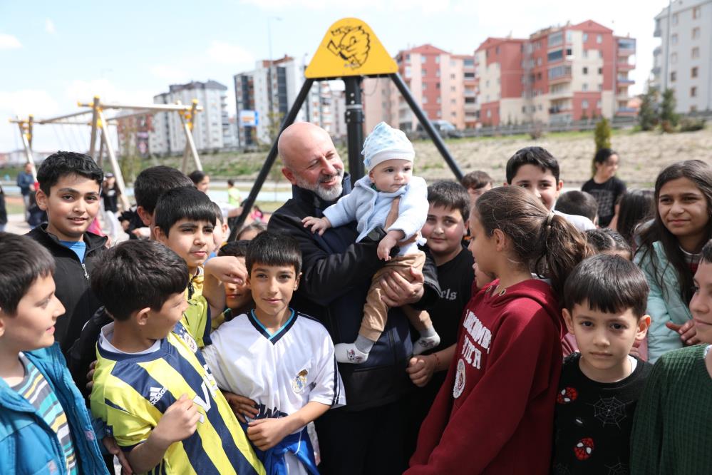 Başkan Çolakbayrakdar: “Evlatlarımız için her parka toprak alan yapıyoruz”