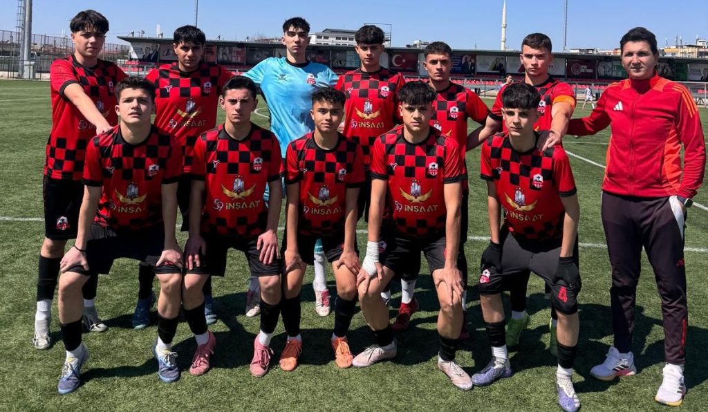 Gültepespor galibiyeti Fahri Başkanı Ali Hızar’a hediye etti