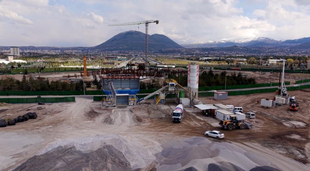 Büyükşehir’de pazar günü de durmak yok: Kartal Katlı Kavşağı’nda hummalı çalışma