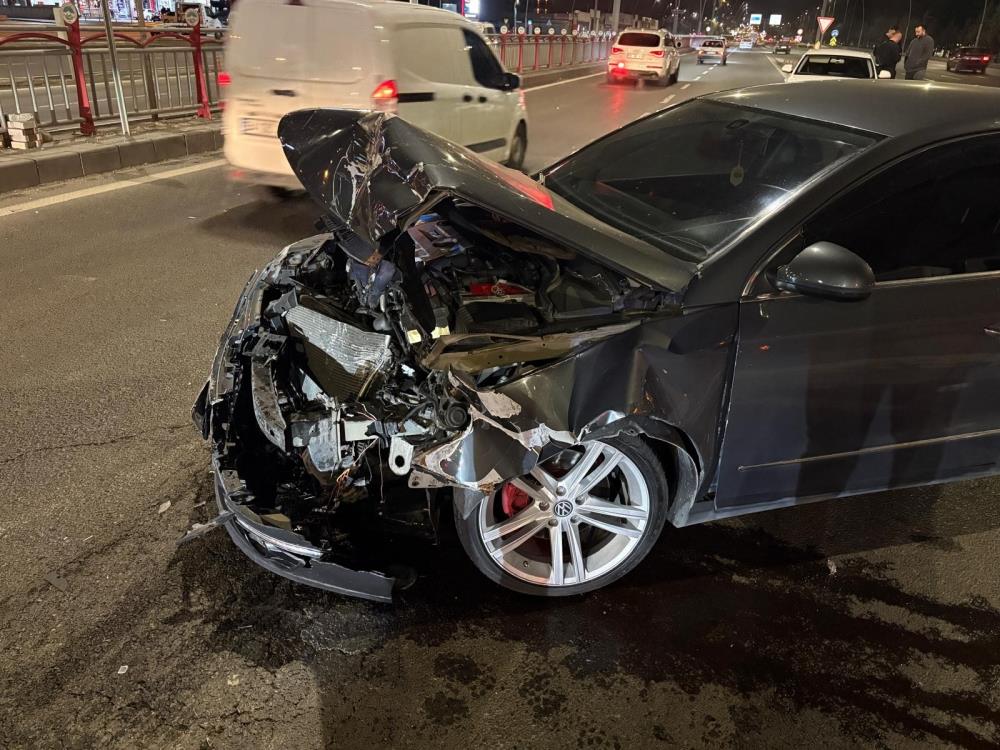 Kayseri’de iki otomobil çarpıştı: 1 yaralı