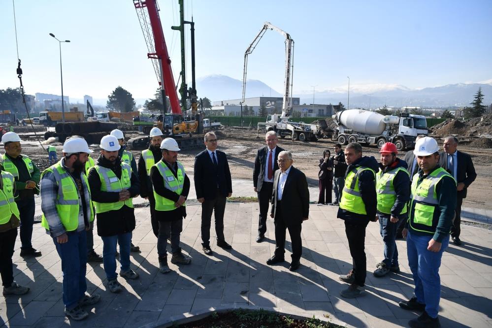 Başkan Büyükkılıç’tan Kartal Katlı Kavşağı’na yakın takip: “Verimli bir şekilde çalışmalar sürüyor”