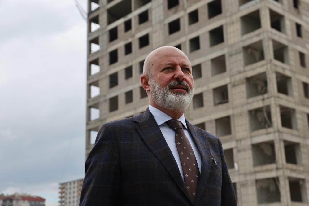Başkan Çolakbayrakdar: “Örnek bir mahalle kuruyoruz”