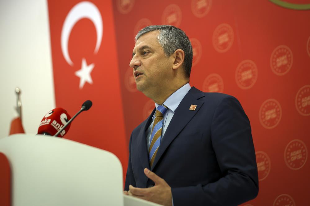 Özgür Özel’den mutlak butlan kararı sonrası ilk paylaşım: “Ben size iktidara gül bahçesinden geçerek gitmeyi vadetmiyorum”
